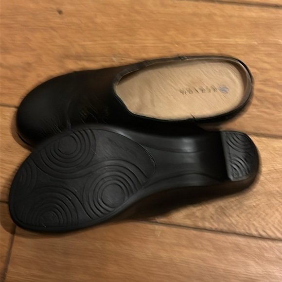 Black leather Aravon Clogs 7.5 B New Without Box - Picture 4 of 4